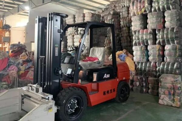 小區舊衣回收箱里的最終舊衣服都去哪了? 小區舊衣回收箱里的最終舊衣服都去哪了?